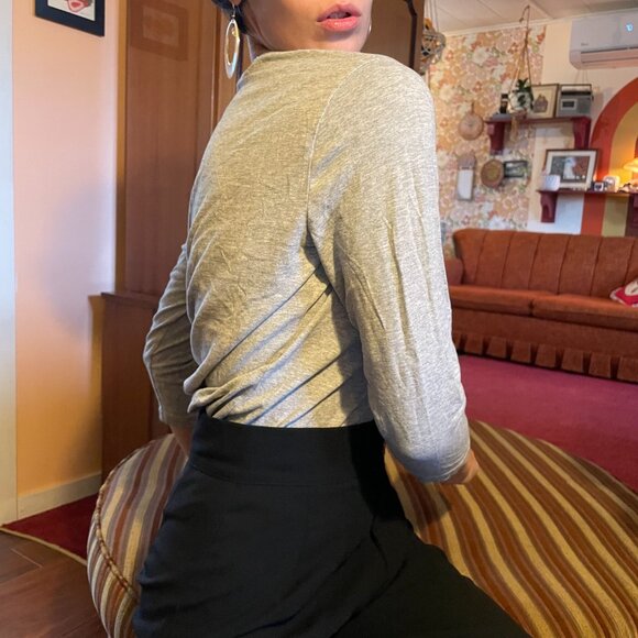 Classic Y2K reitmans cotton spandex grey v neck ¾ sleeve shirt - Picture 10 of 14